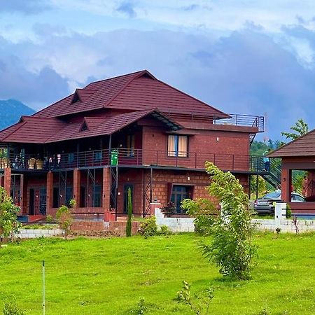 Misty Valley Resort Varagampadi Luaran gambar