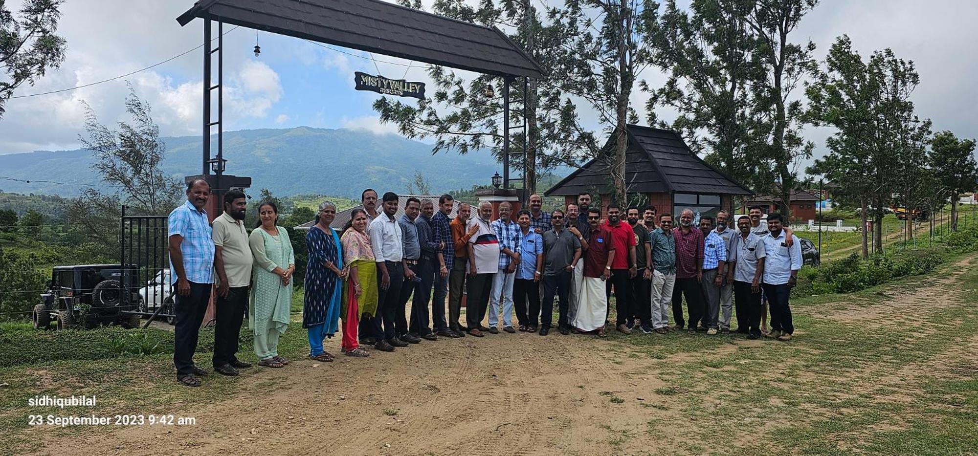 Misty Valley Resort Varagampadi Luaran gambar