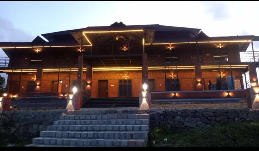 Misty Valley Resort Varagampadi Luaran gambar