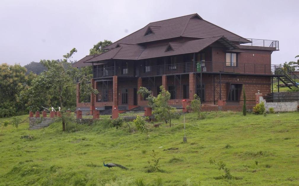 Misty Valley Resort Varagampadi Luaran gambar