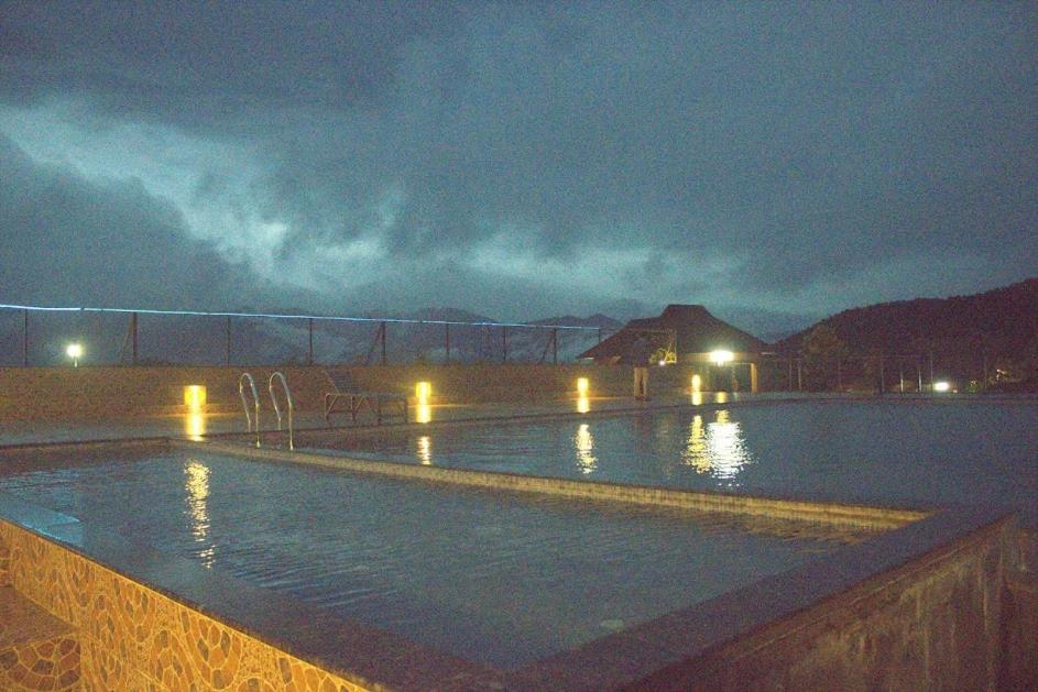 Misty Valley Resort Varagampadi Luaran gambar
