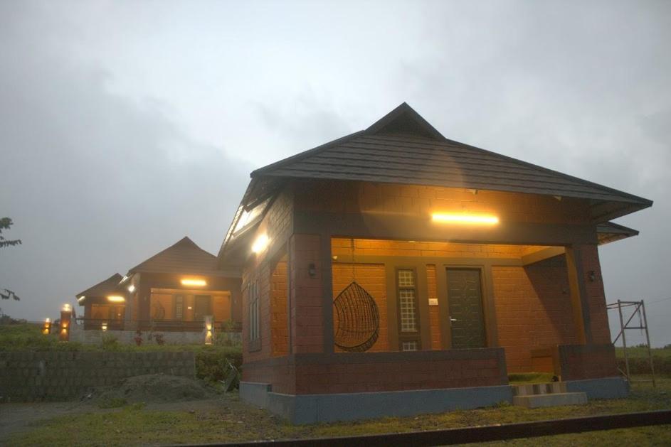 Misty Valley Resort Varagampadi Luaran gambar