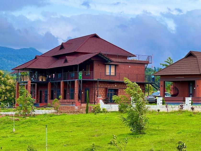 Misty Valley Resort Varagampadi Luaran gambar